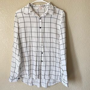 🟢3/$25🟢 White and Black Button down